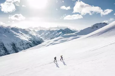 Generate a random place in Ski